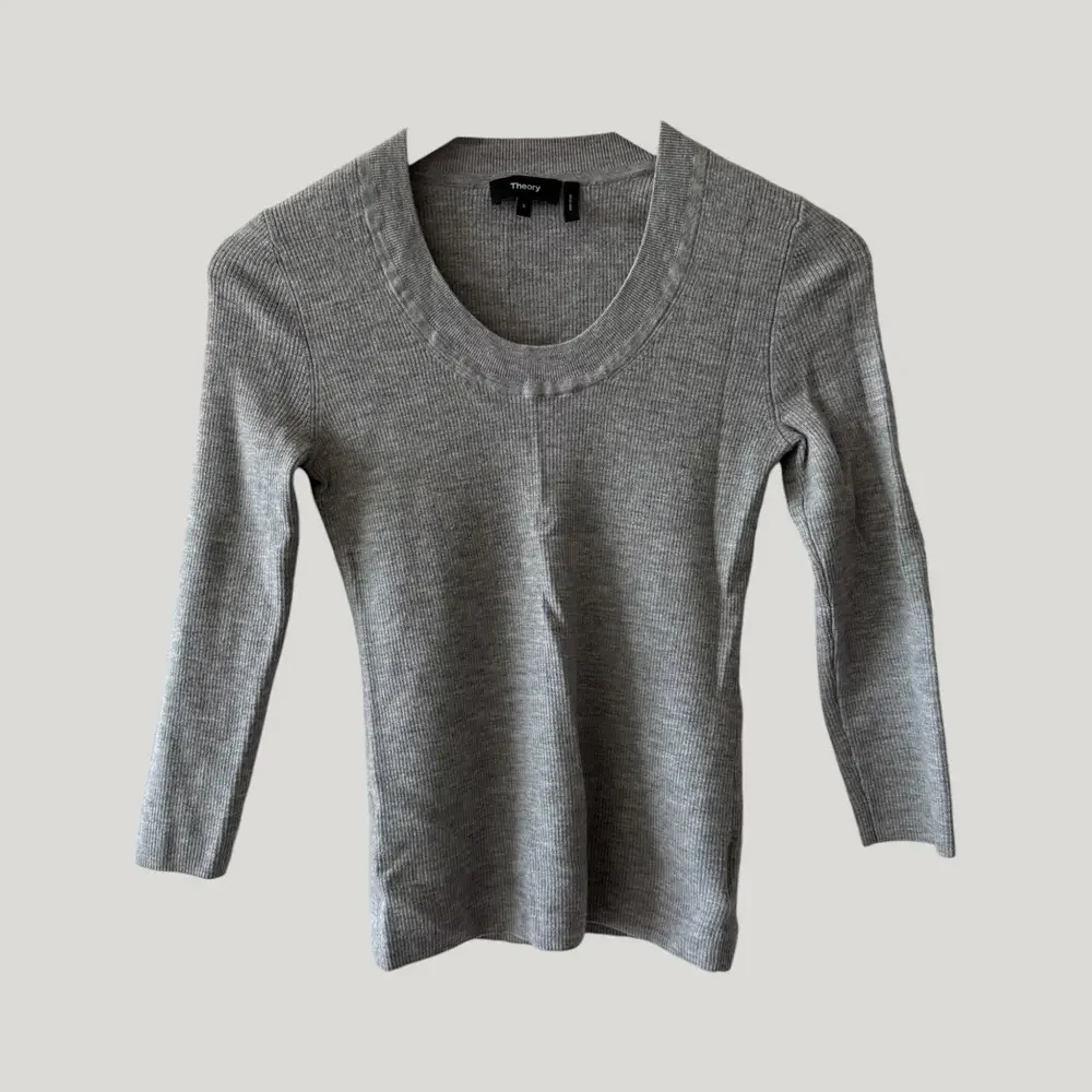 Theory • Grey Melange Regal Wool Scoop Neck Sweater - Picture 4 of 7